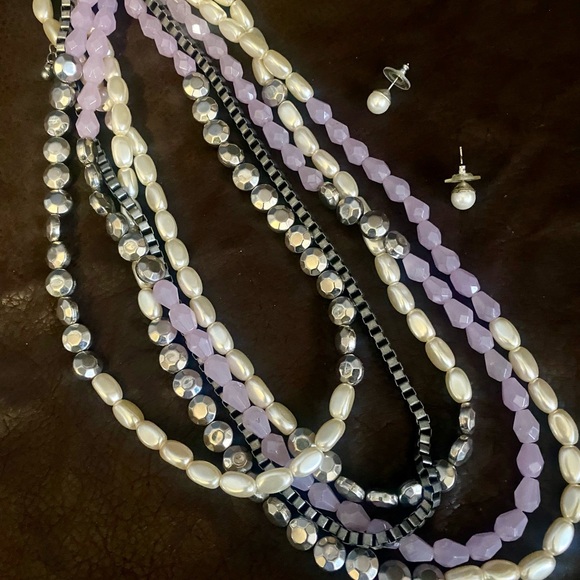 Elegant Multi-Color Beaded Necklace Set - Picture 3 of 9